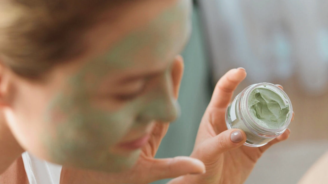 How To Use Herbal Moisturizer For Face Along With Cleansing Routine?
